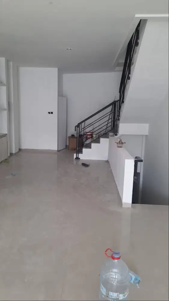 Ruko 3 Lantai Pusat Kota Cihamplas Strategis