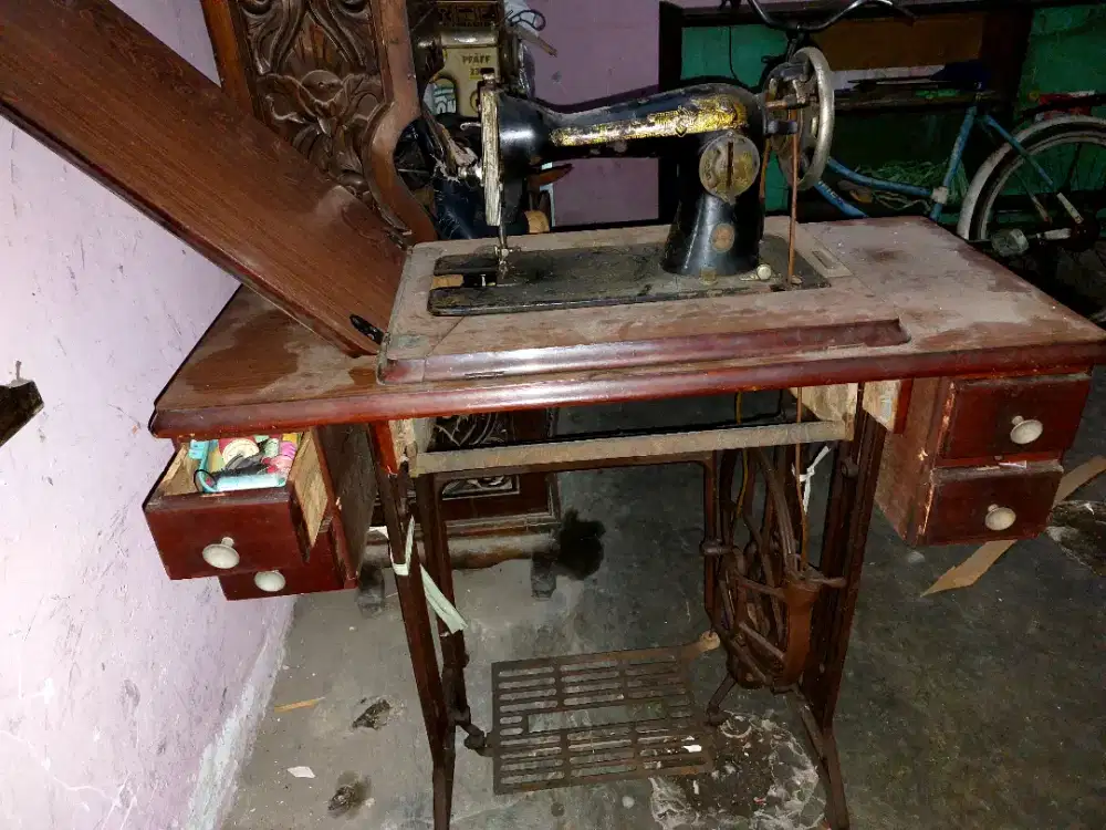 Mesin jahit merk singer lawas