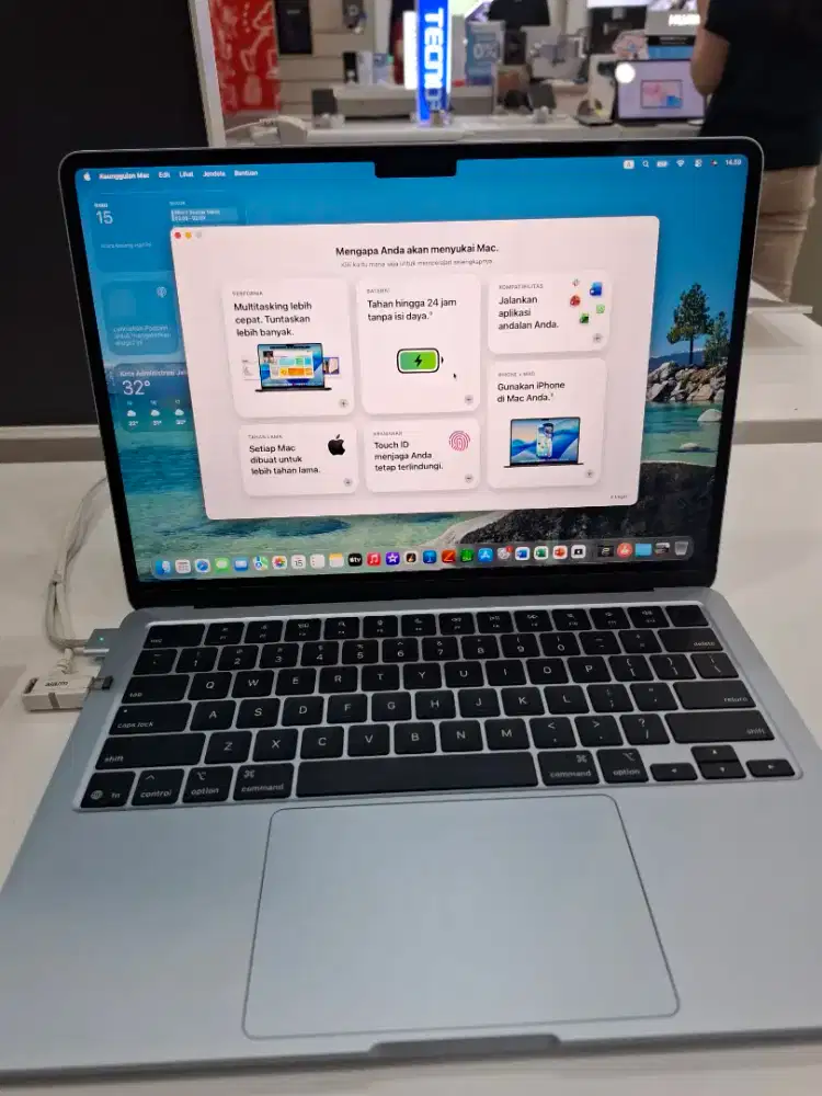 Dapatkan promk menarik Maacbook M4 air bisa cicilan dengan Homecredit