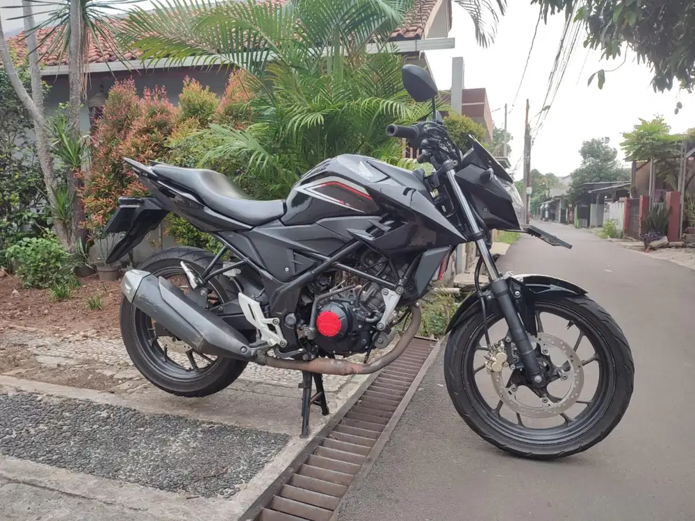 HONDA CB150R / CB 150R TAHUN 2015 SS LENGKAP