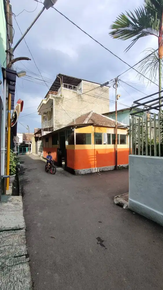 Rumah Sewa Tahunan Depan Sekola Bisa Dijadikan Usaha