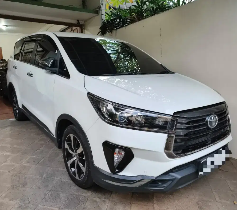 Innova Venturer 2021 A/T Diesel