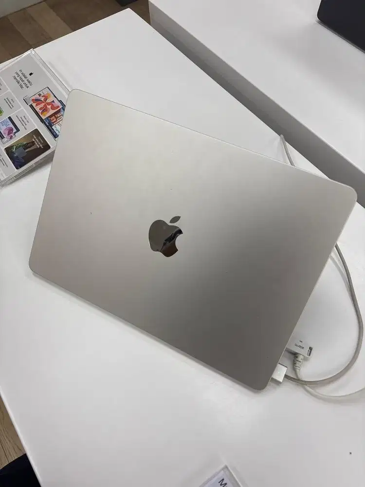 Macbook air 16/256gb 13 inch