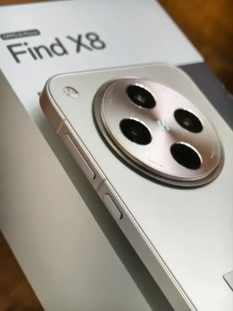 Oppo Find X8 5G 12/256 bekas resmi ( batere 100%)