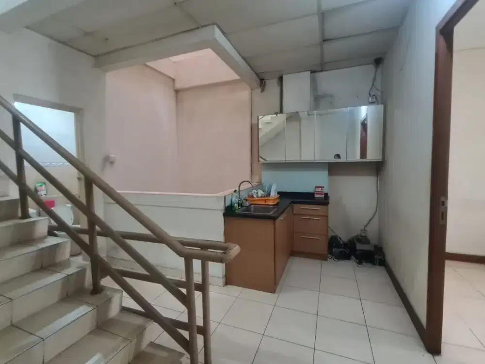 DIJUAL RUKO 4 LANTAI DI MOI KELAPA GADING LOKASI STRATEGIS DEKTA DENGAN PINTU MASUK GET A