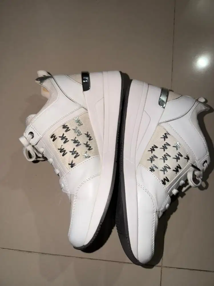 Sepatu Michael Kors Preloved