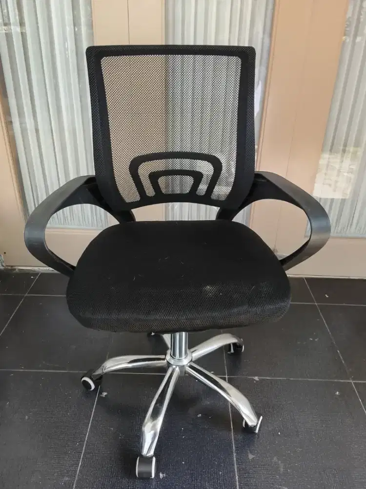 KURSI KANTOR JARING HITAM