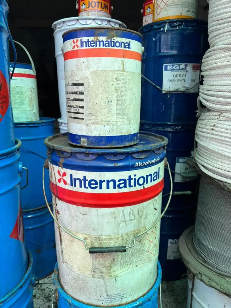 Cat Kapal International Interthane 990 Quartz Grey Ral 7039