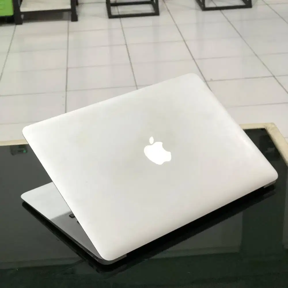MacBook Air Early 2015 13” | Core i5 | SSD 256GB | ALL NORMAL
