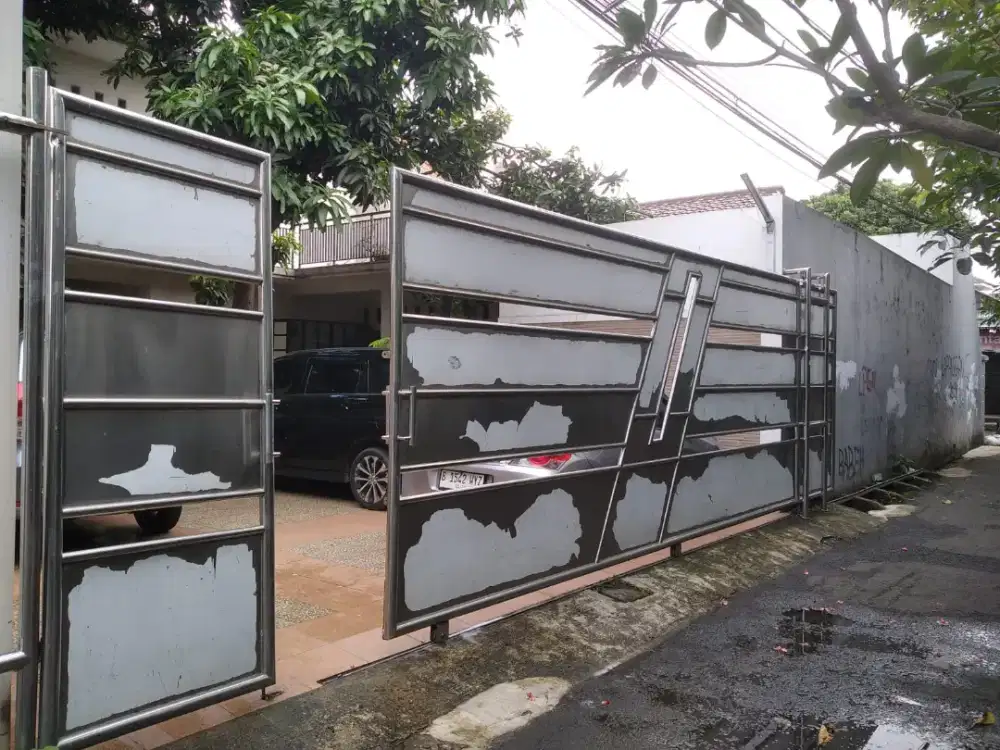 Dijual rumah lokasi strategis di jakarta Timur