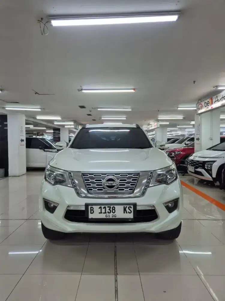 Nissan terra VL 2018 matik putih full orisinil km 70rban mulus