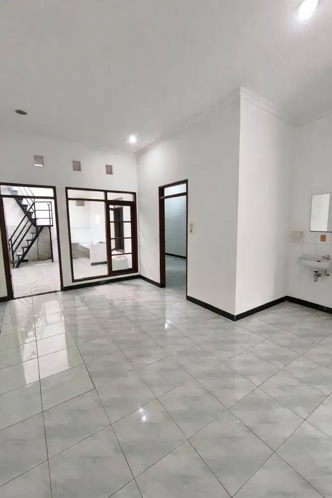 Rumah Taman Kopo Indah 3 Terawat Bagus Siap Huni