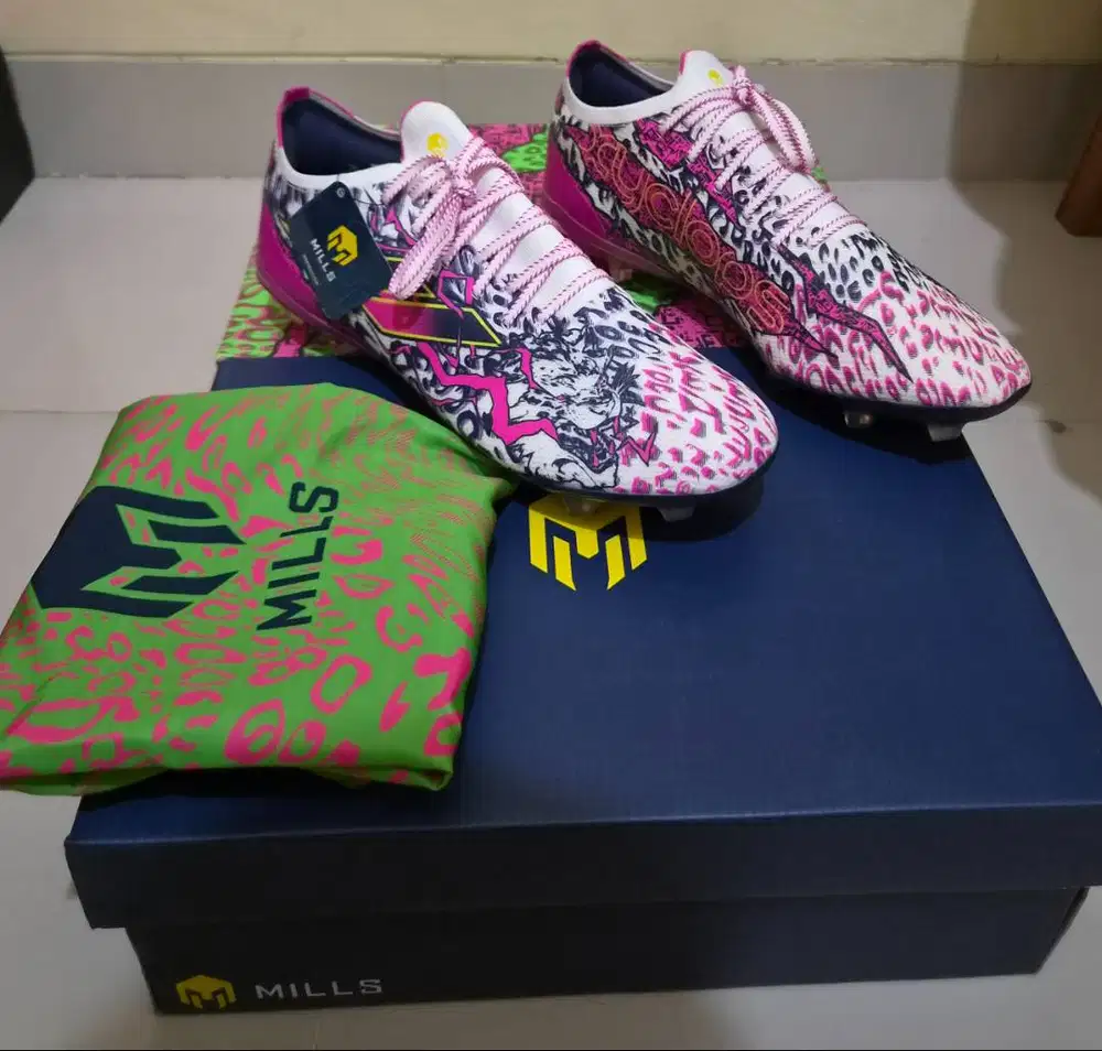 Sepatu bola mills wildblast rs fg