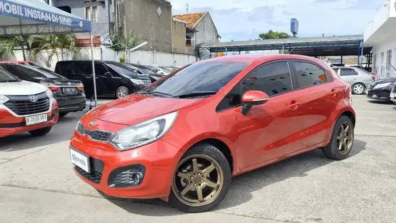 DP RENDAH - KIA Rio 1.4 Bensin-MT 2014