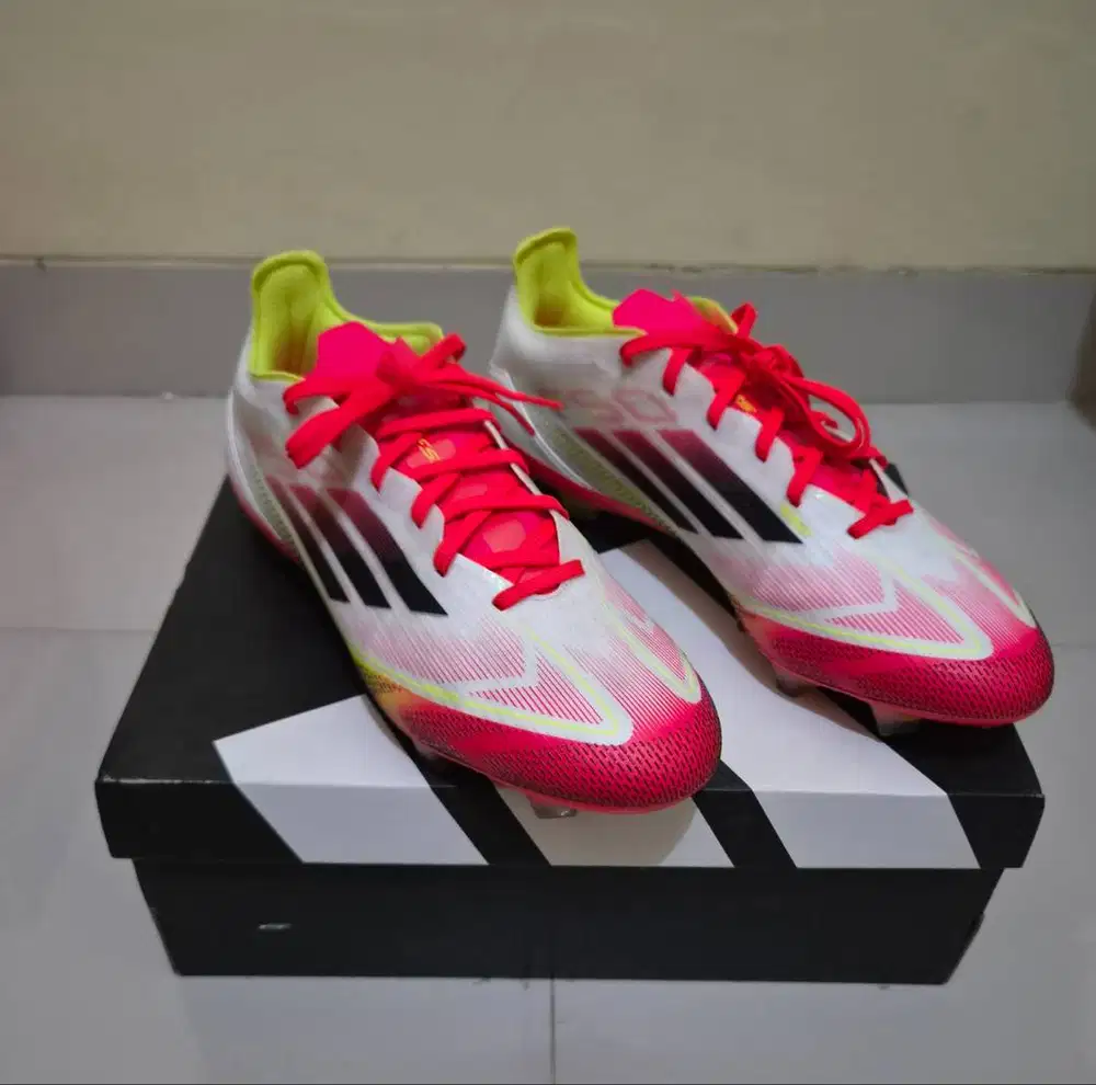 Sepatu bola adidas F50 Pro Fg