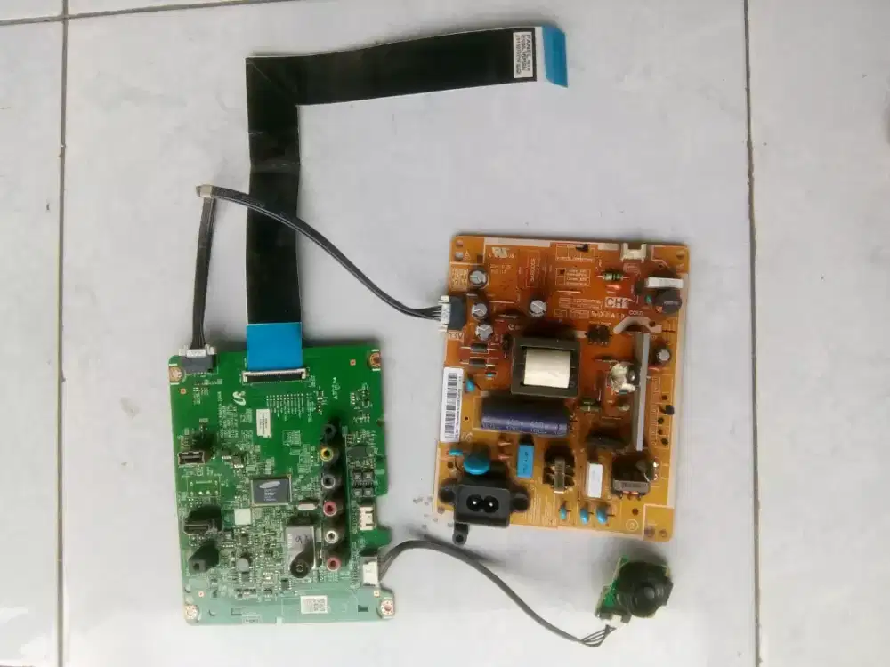 Mainboard dan PSU Tv Led Samsung UA32FH4003R kondisi normal