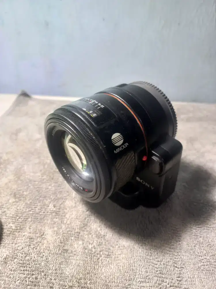 Lensa + adapter to sony