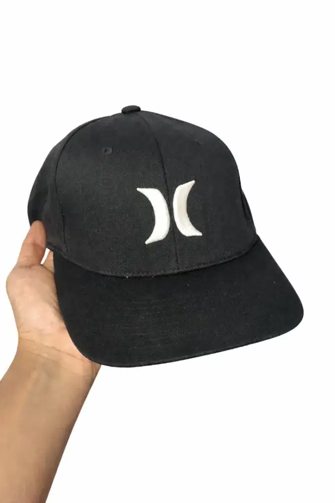 Topi Fitted Hurley Size S-M by Classic Yupoong
