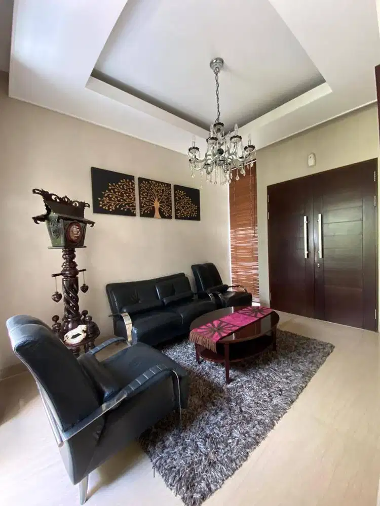 Jual Rumah Mewah Furnish di Singgasana Bandung