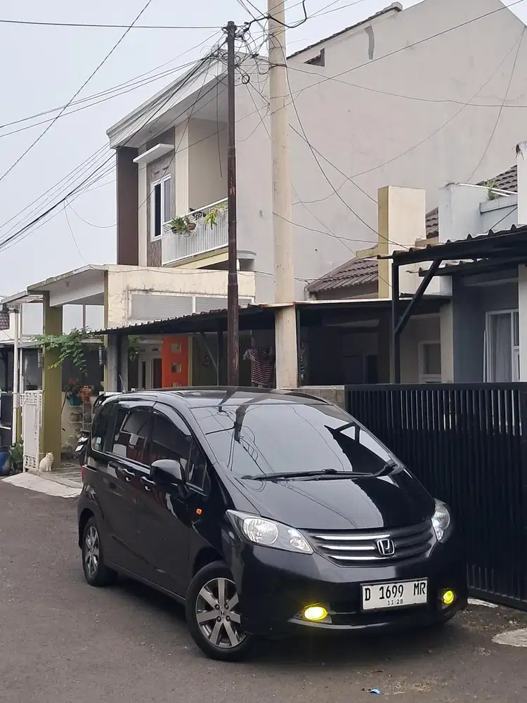 Honda Freed 2010 Bensin