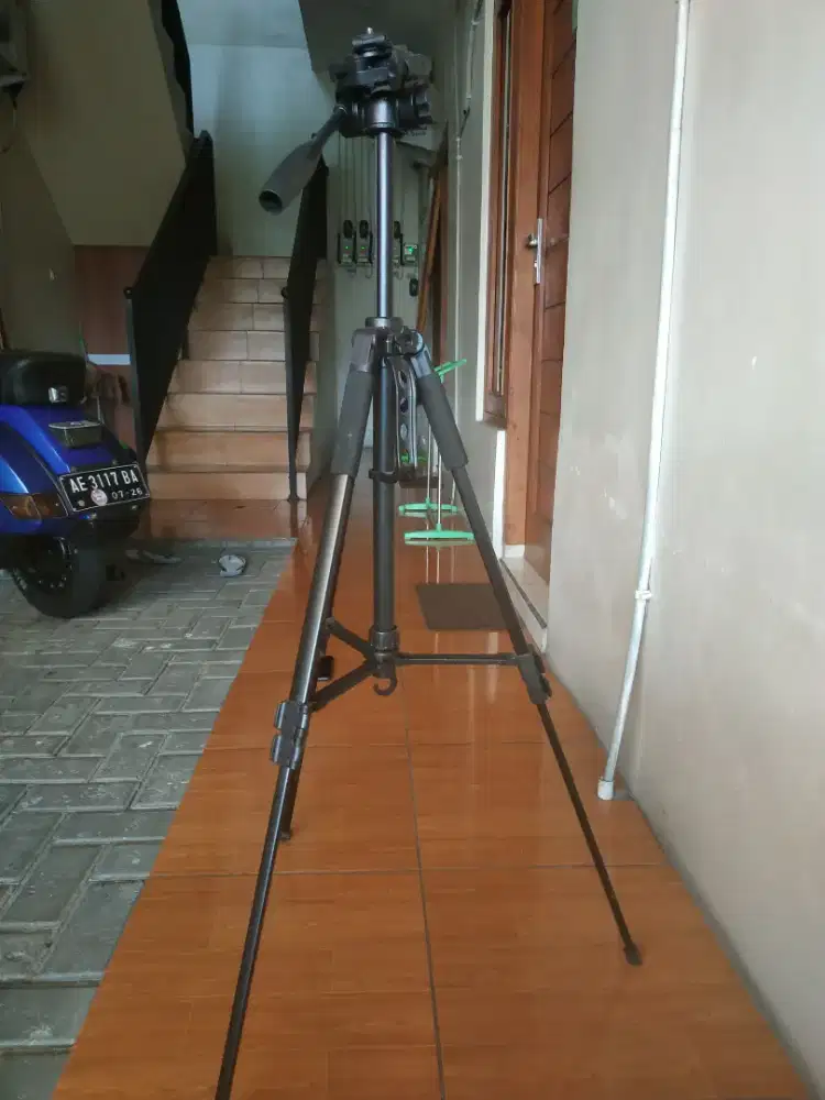 Tripod Takara ECO 196A