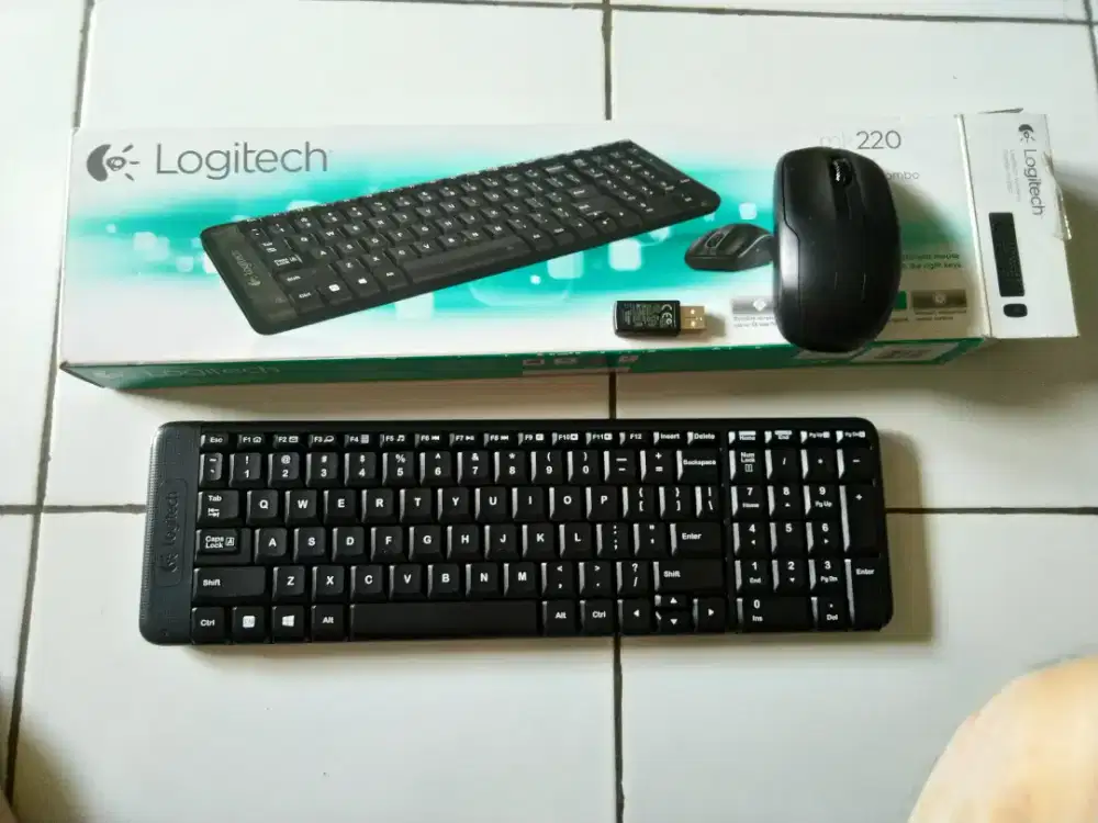 Keyboard mouse wireless MK 220