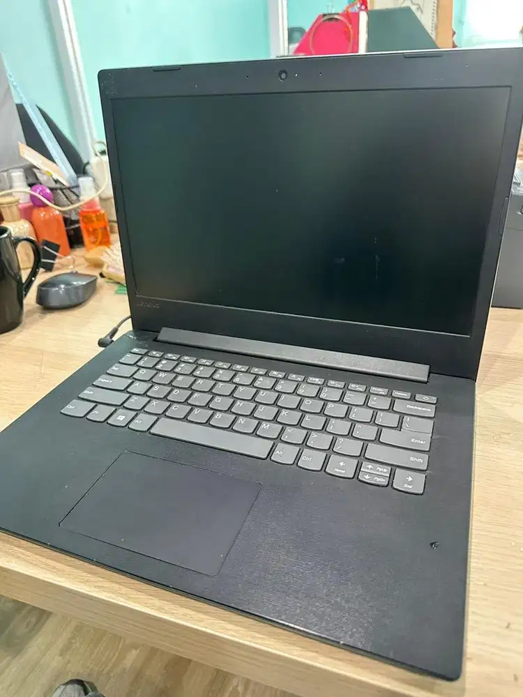 Laptop LENOVO V145-14AST