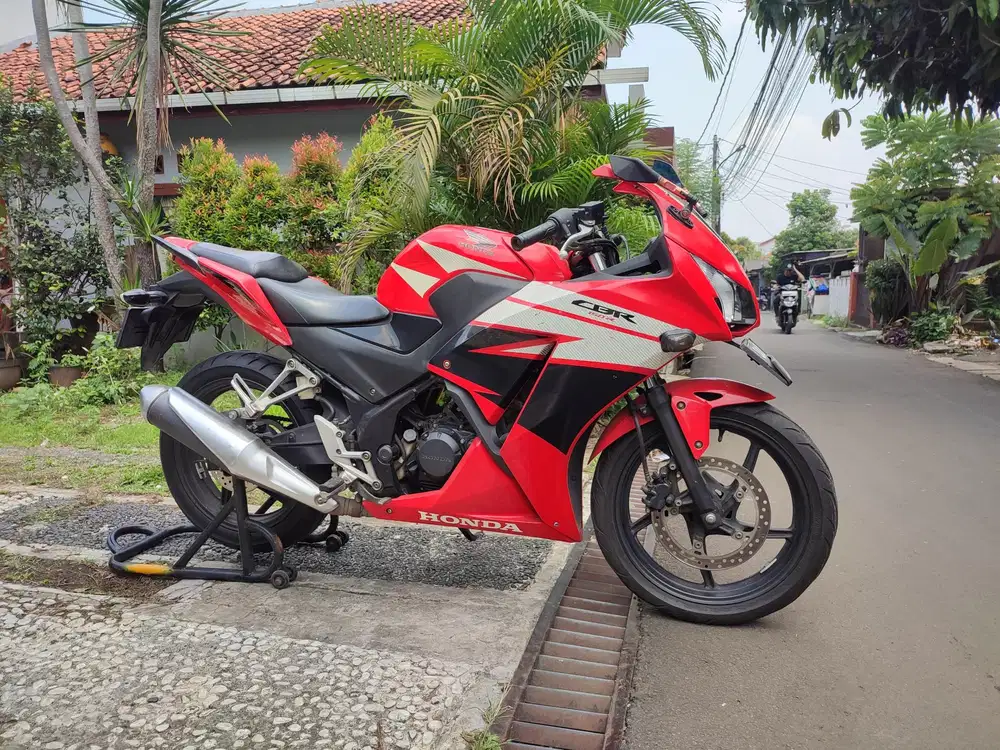HONDA CBR K45 TAHUN 2015 SS LENGKAP