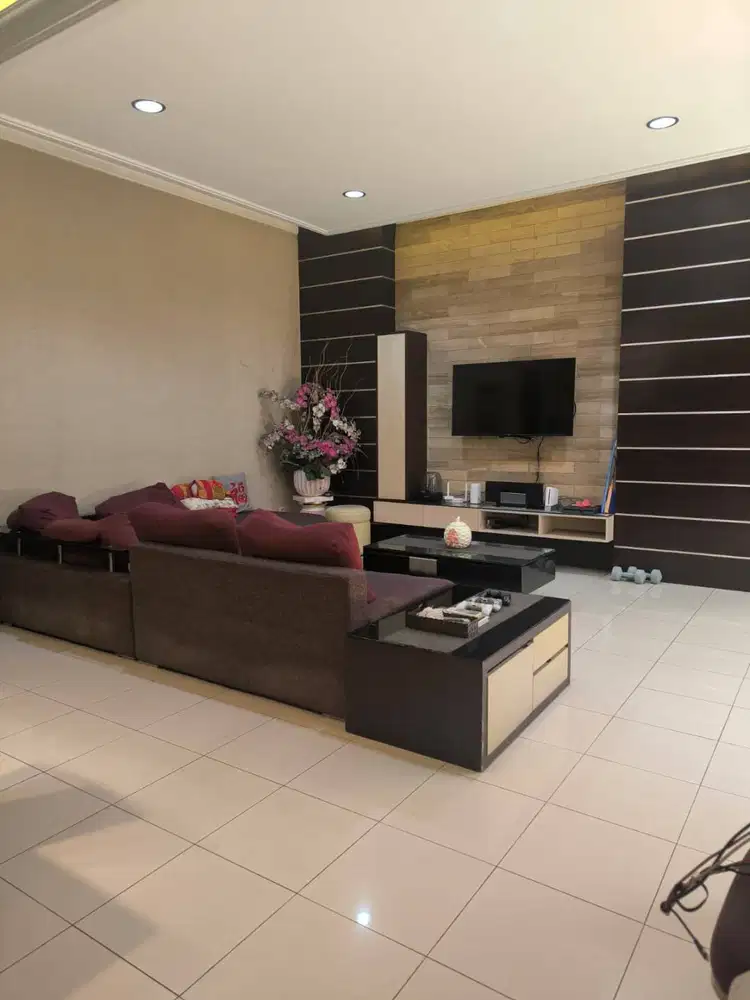 Rumah Mewah Nyaman Semi Furnished Siap Huni Singgasana Pradana Bandung