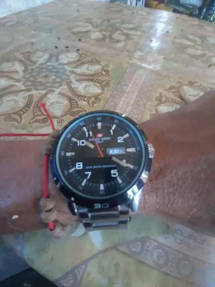 Jam tangan pria swiss army