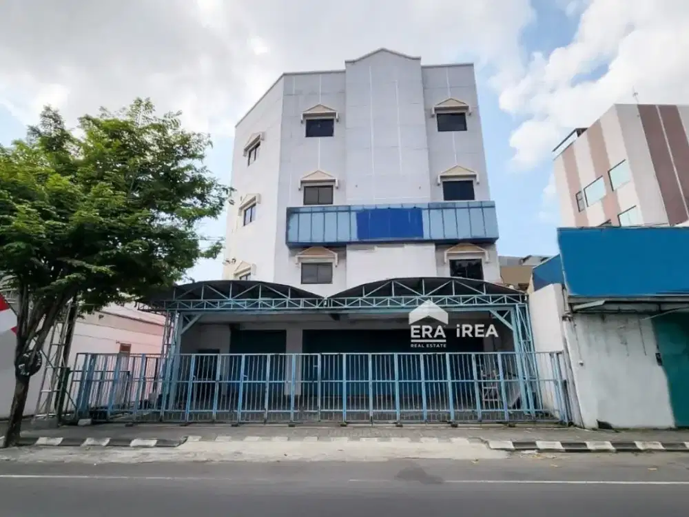 DISEWAKAN RUANG USAHA 4 LANTAI DEKAT STASIUN SOLO BALAPAN