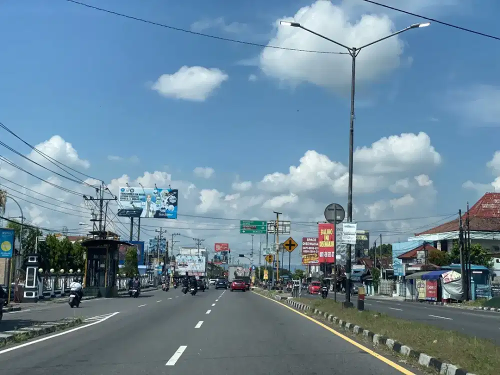 Tanah Jogja Tepi Jalan, Belakang RS Rajawali Citra