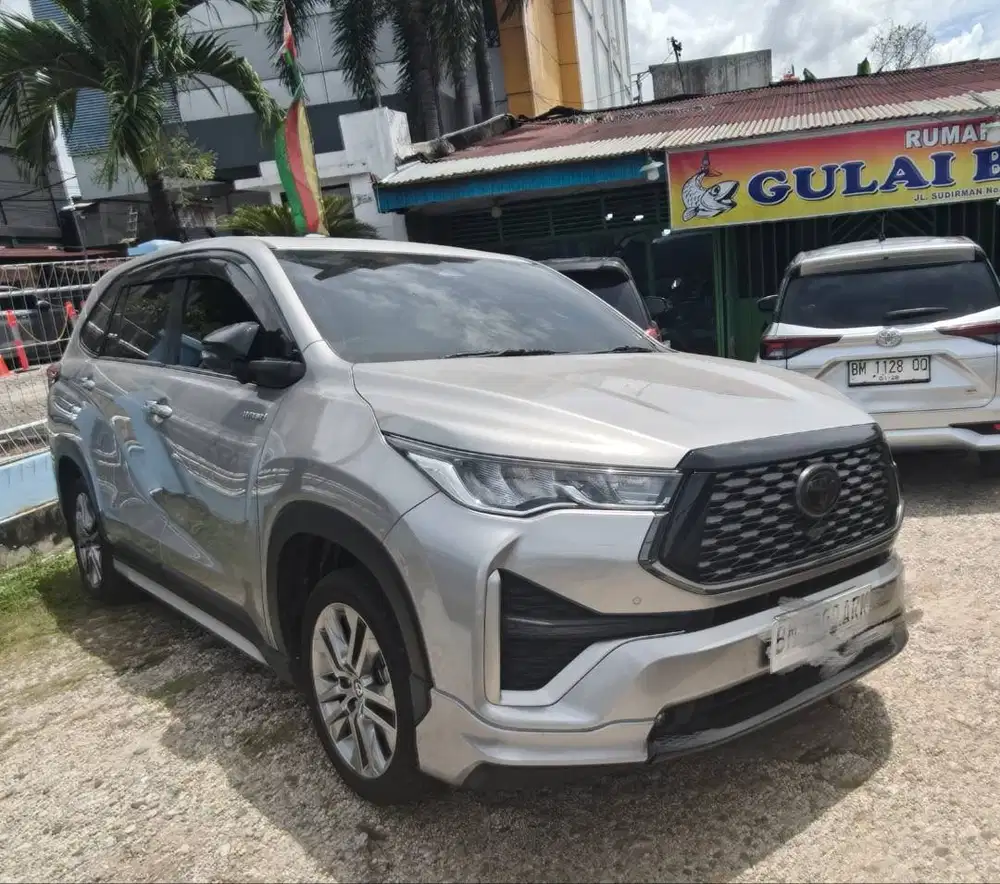 Toyota Innova Zenix Q