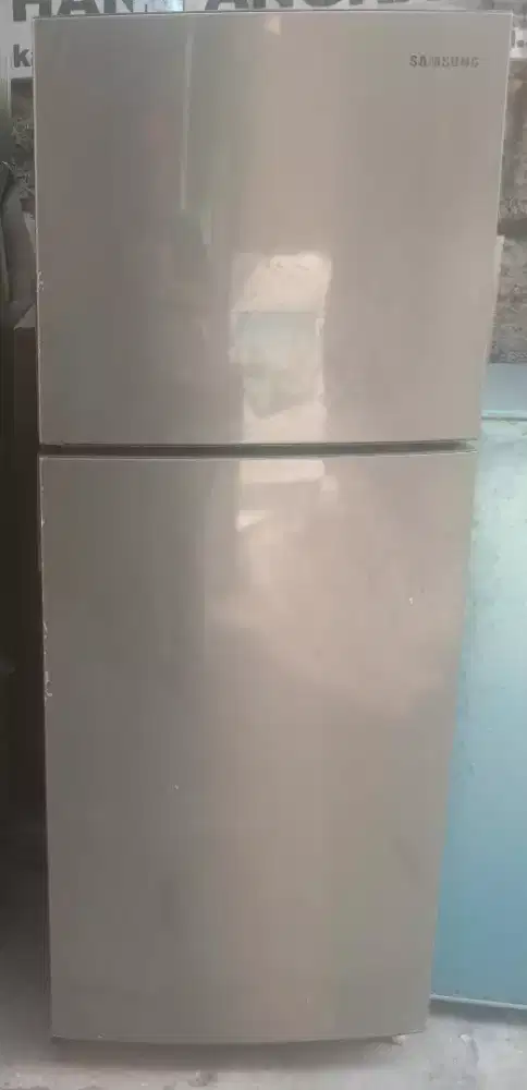 Kulkas samsung 2pintu