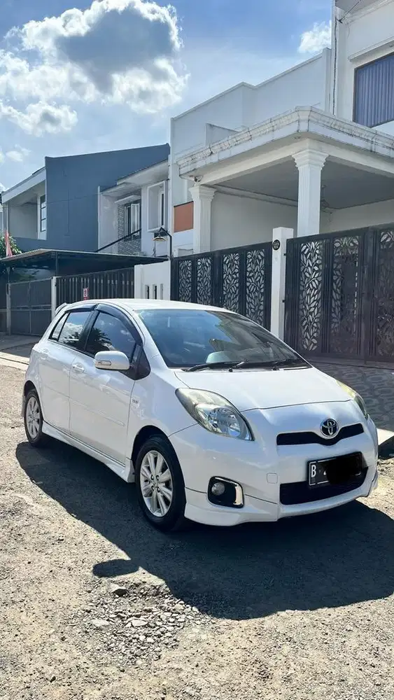 Cash !!! 128jt YARIS S LIMITED MATIC TAHUN 2013/2012 jual cepat jualbu