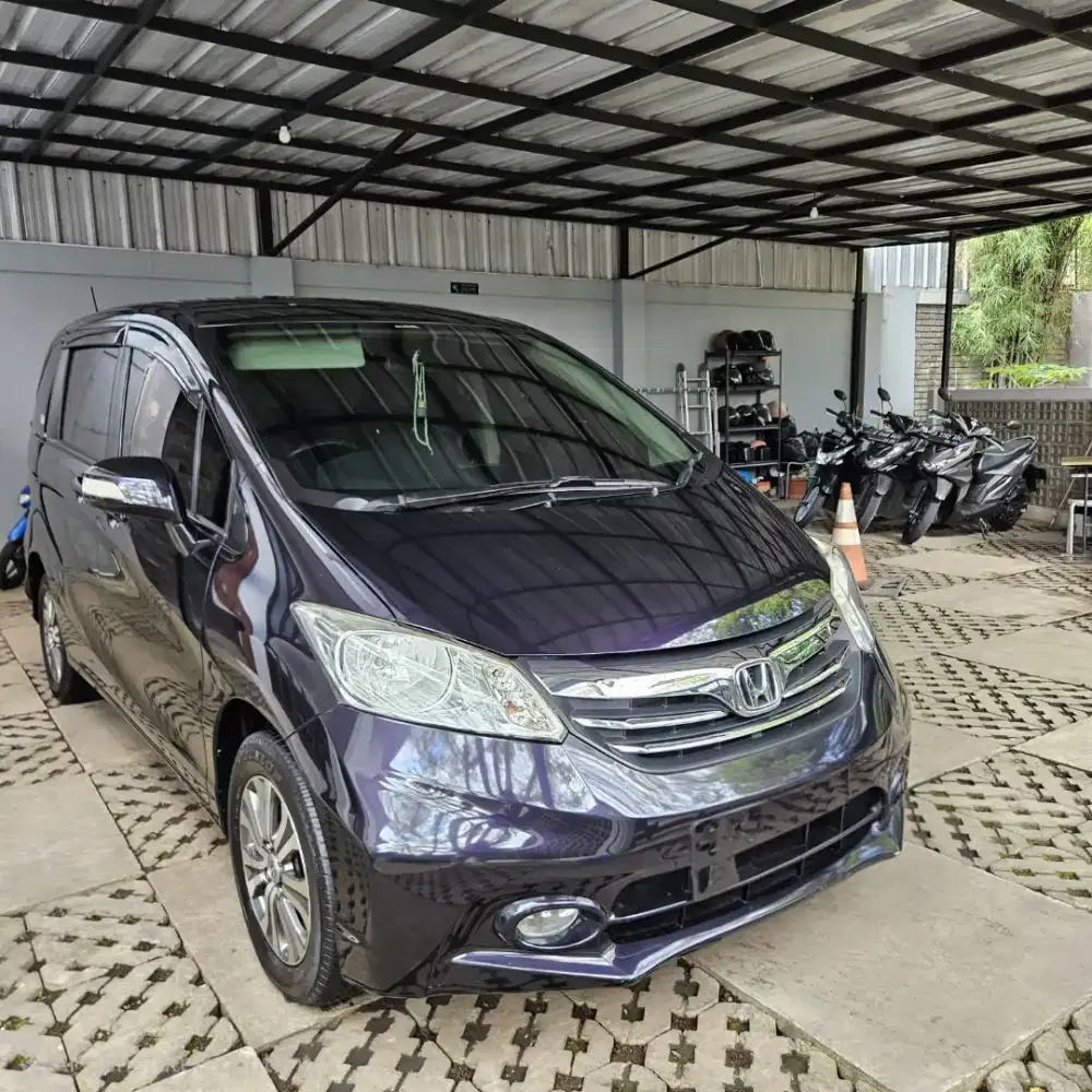 HONDA FREED 2015