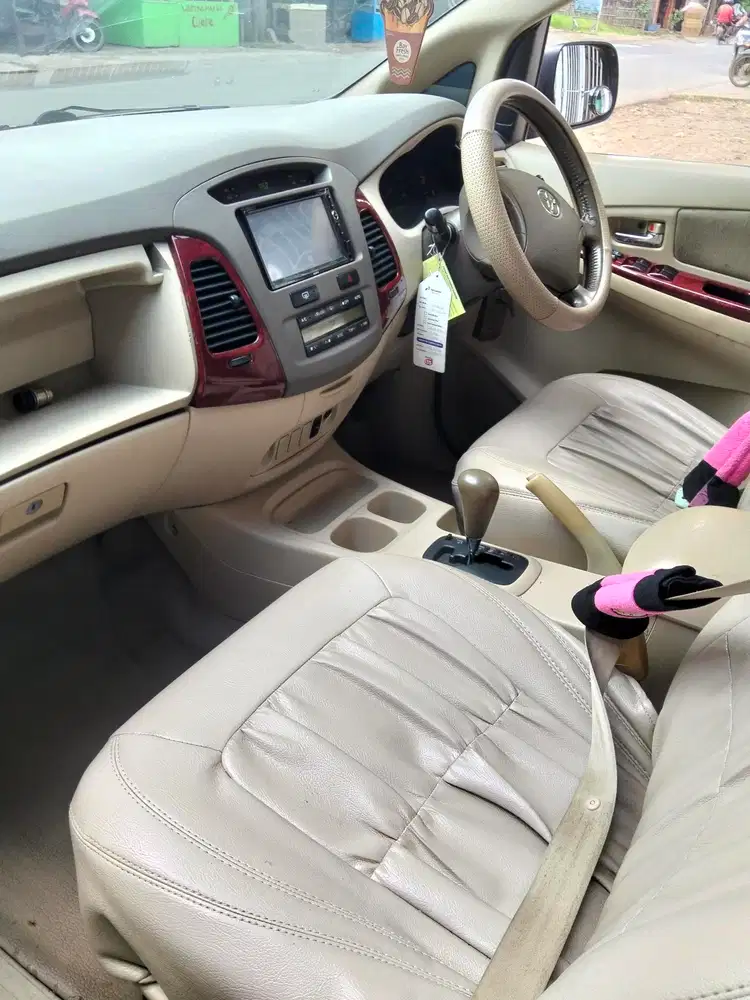 Toyota Kijang Innova 2005 Bensin