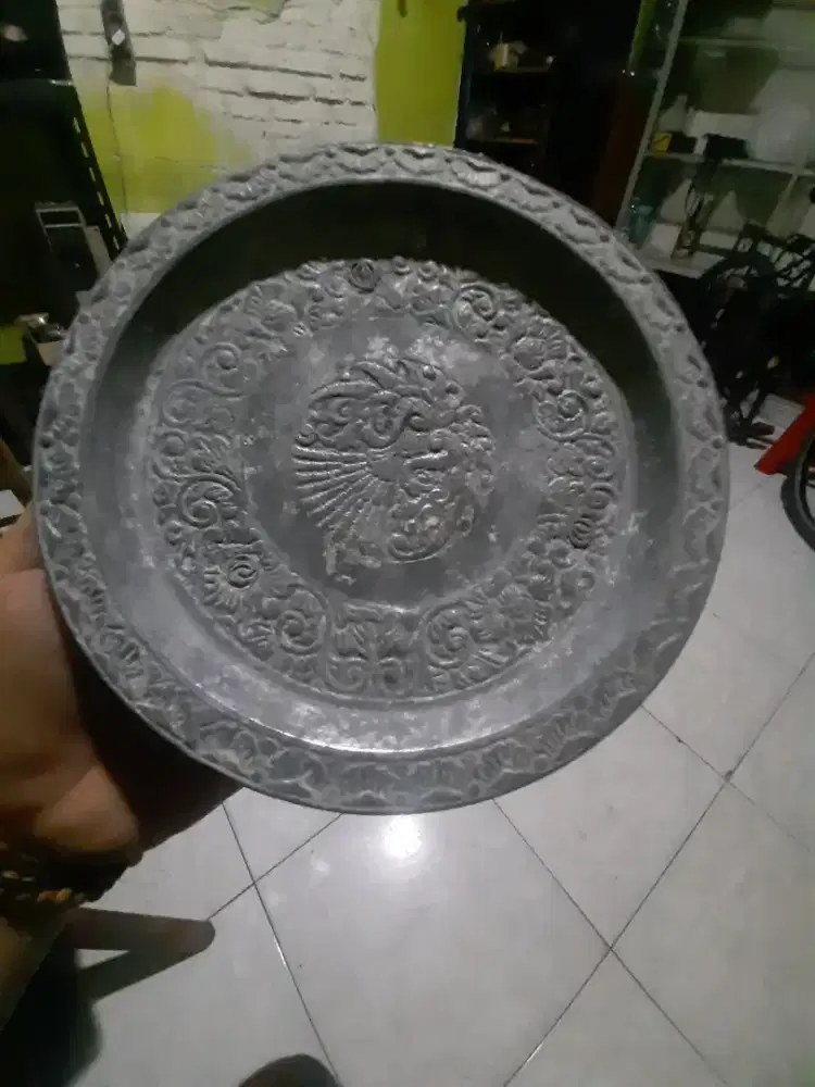 Nampan / tempat buah kuno ukir