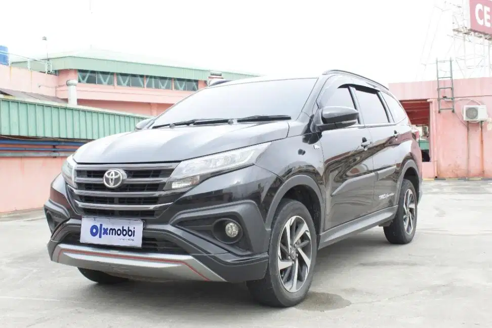 TDP 10JT, Toyota Rush 1.5 S Bensin-AT Hitam 2019