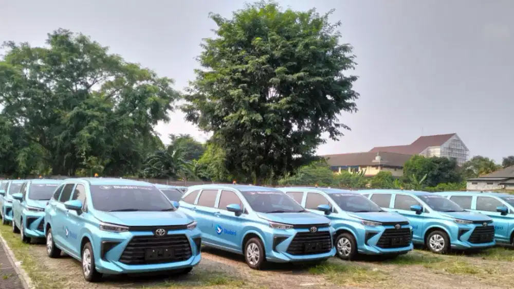 Di butuhkan driver untuk taksi armada terbaru