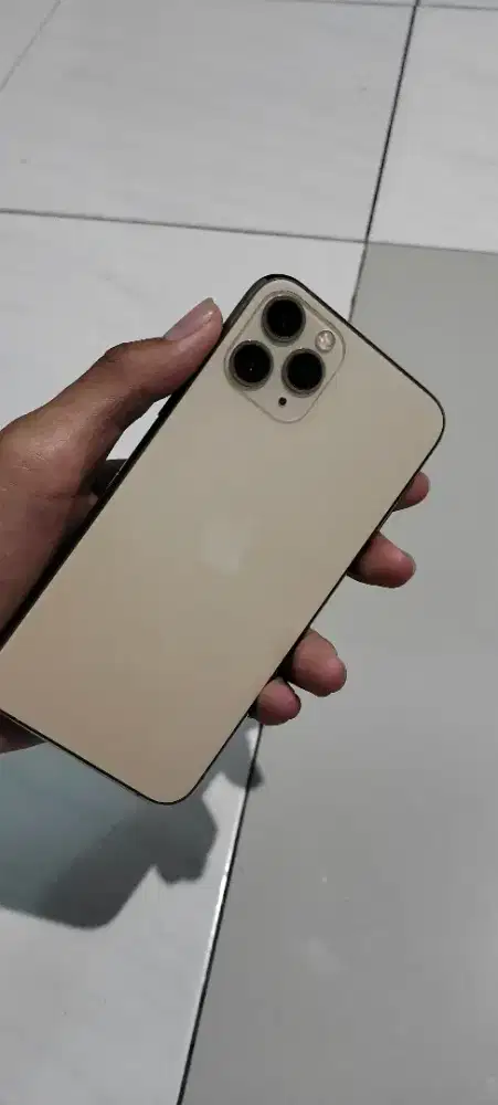 11 pro 64 Gold All Operator