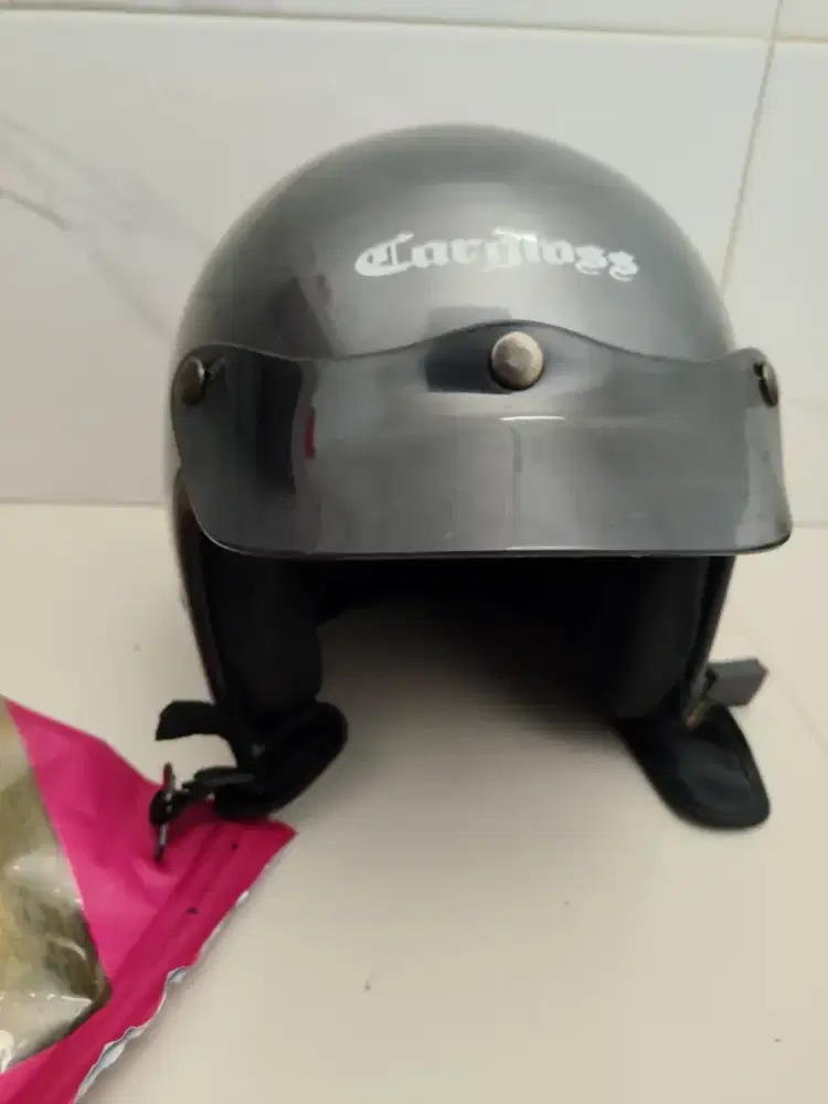 Dijual Helm carglos