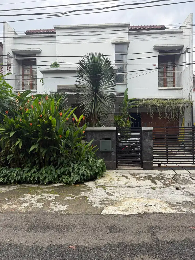 Dijual Rumah dan Kos-kosan 5 Unit Siap Huni Lokasi Strategis ND-18123