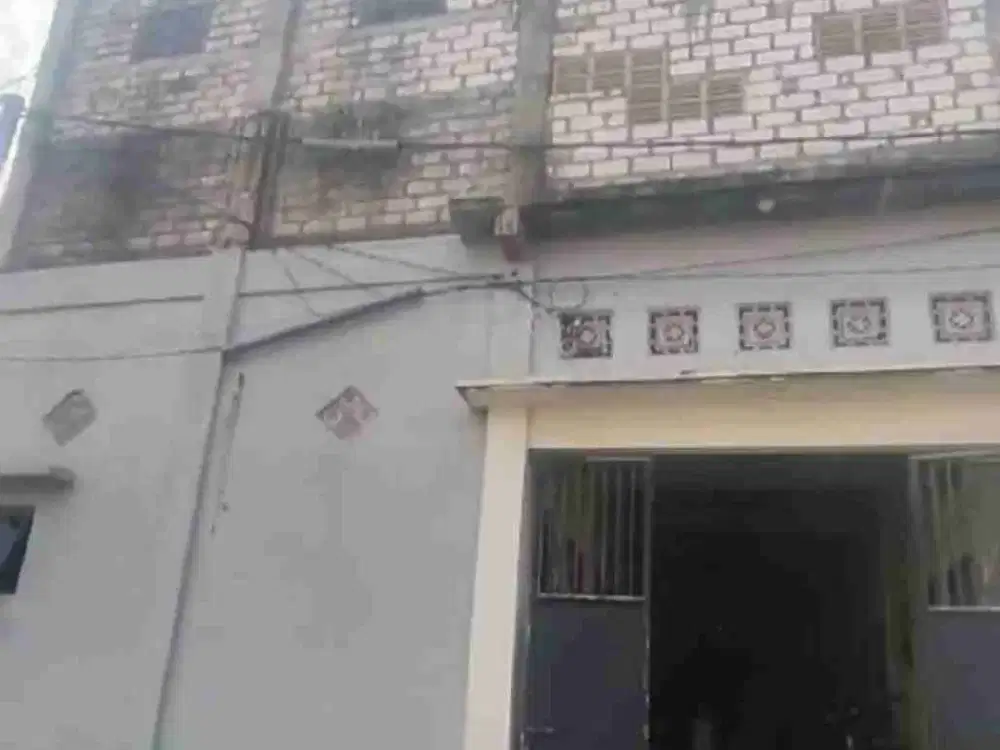 Di Jual Rumah Kost 2;Lantai Pegaden Manyar Gresik 18 Kamar Kamar Mandi Dalam Kos Aktif