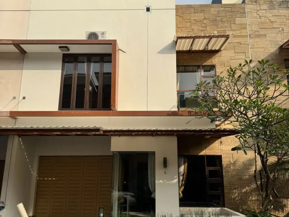 Rumah sultan dimurahin jalan utama dekat setrasarimall, harga BPJS nego!