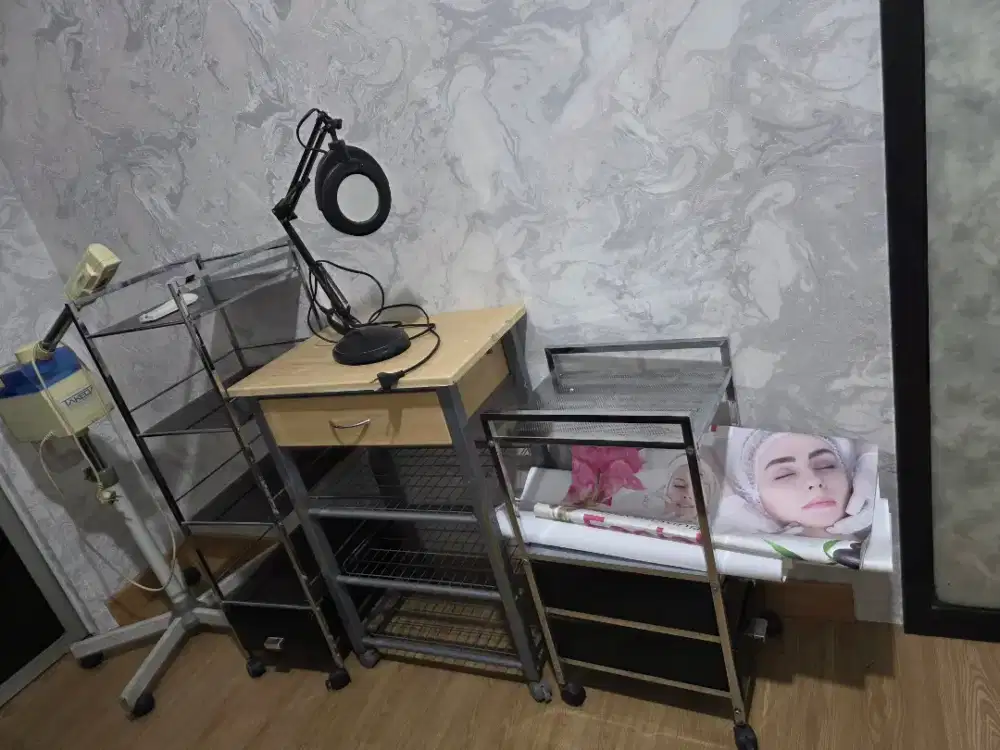 Troli dapur mini ada 4