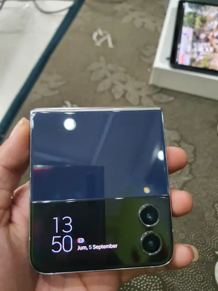 Samsung galaxy z flip4