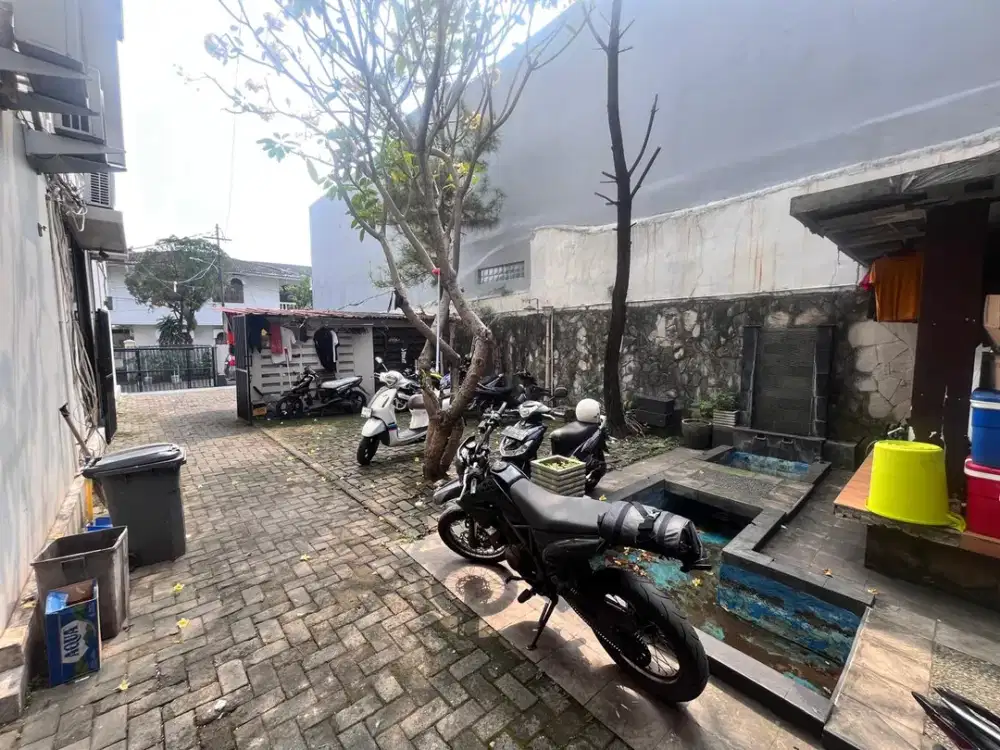 COMMERCIAL BUILDING FOR SALE KOMESIL COCOK UNTUK KANTOR ATAU KOS-KOSAN (Bisa 50 Kamar) DI CIPETE UTARA. KEBAYORAN BARU JAKARTA SELATAN