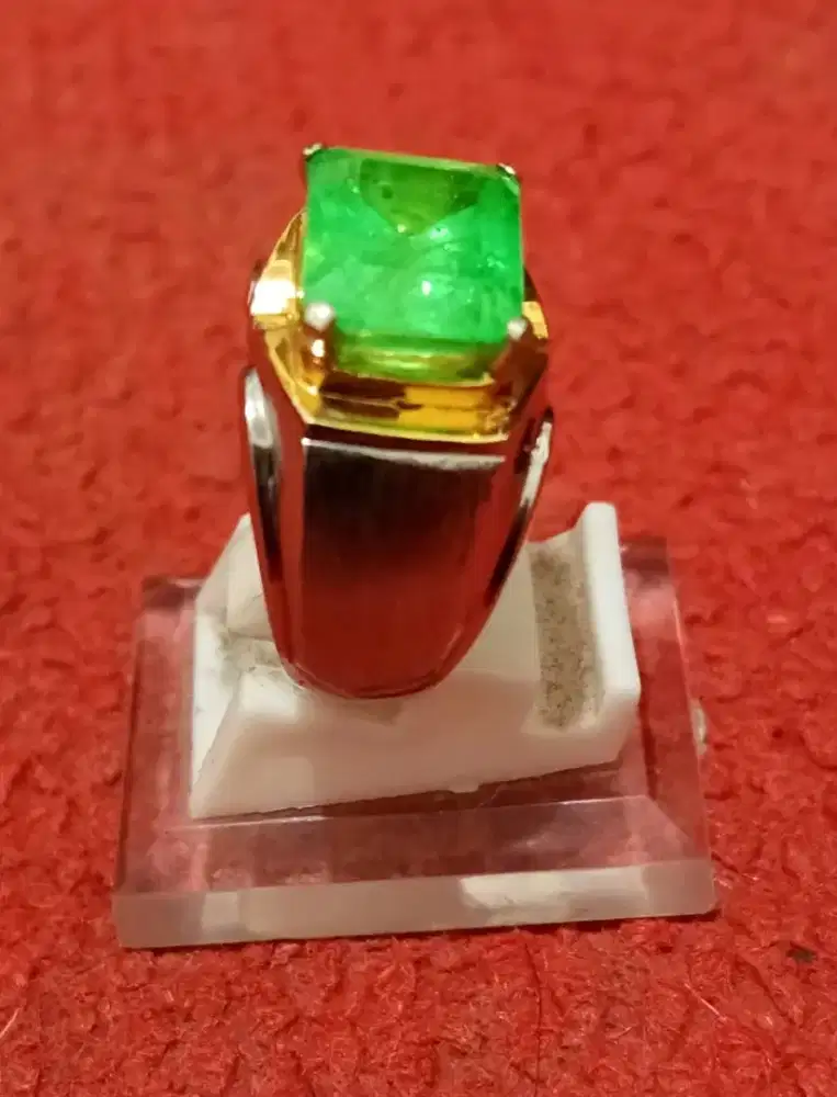 Cincin Zamrud Chatam