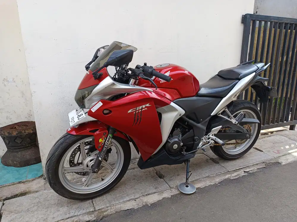 Honda cbr 250 CBU 2012 siap pakai